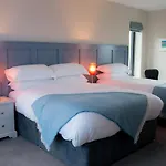 Sheedy's 3*